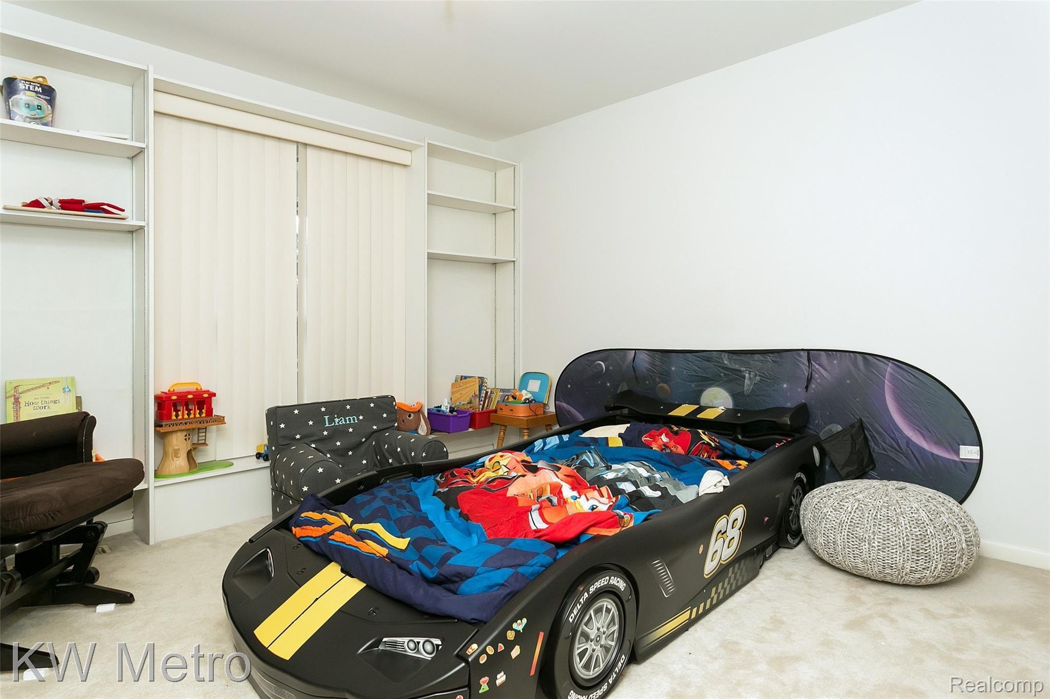 4733 Valleyview Drive South West Bloomfield, MI 48323 - Photo 28 of 39 Valleyview-28.jpg