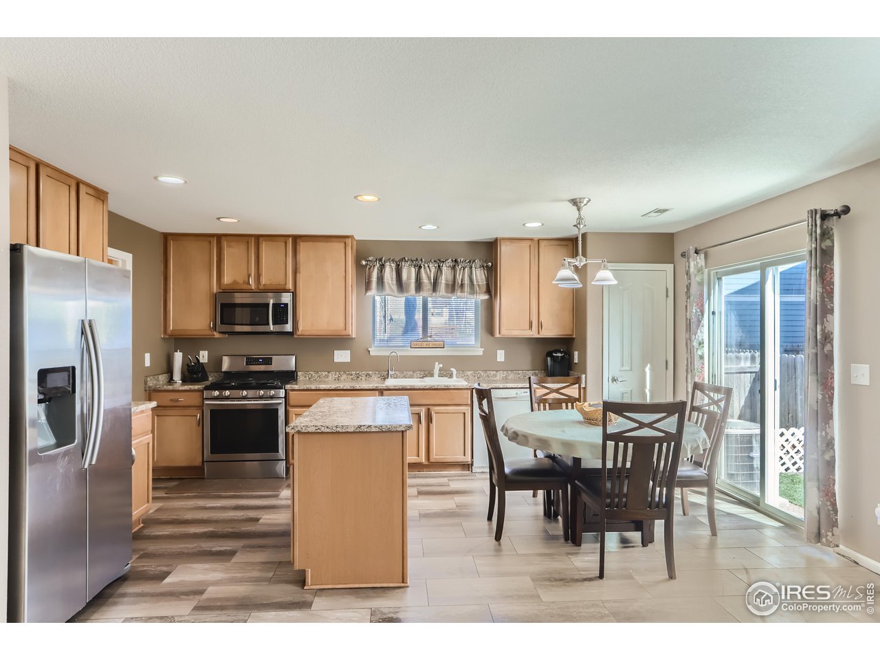 10436 Lower Ridge Road Longmont, CO 80504 - Photo 5 of 11 Dining Area