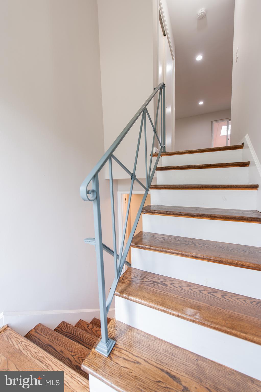 3943 Lantern Court Silver Spring, MD 20902 - Photo 3 of 45 Gallery Image 3
