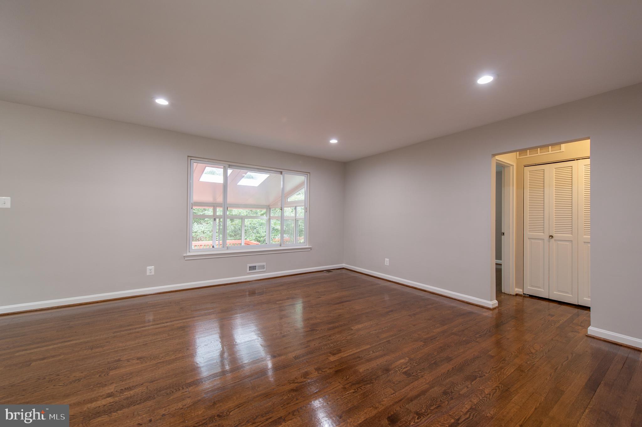 3943 Lantern Court Silver Spring, MD 20902 - Photo 4 of 45 Gallery Image 4