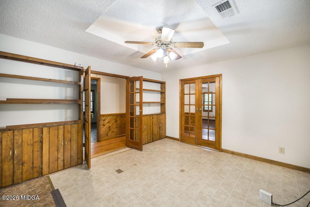 194 Delone Road Byron, GA 31008 - Photo 14 of 49 a view of an empty room with a window