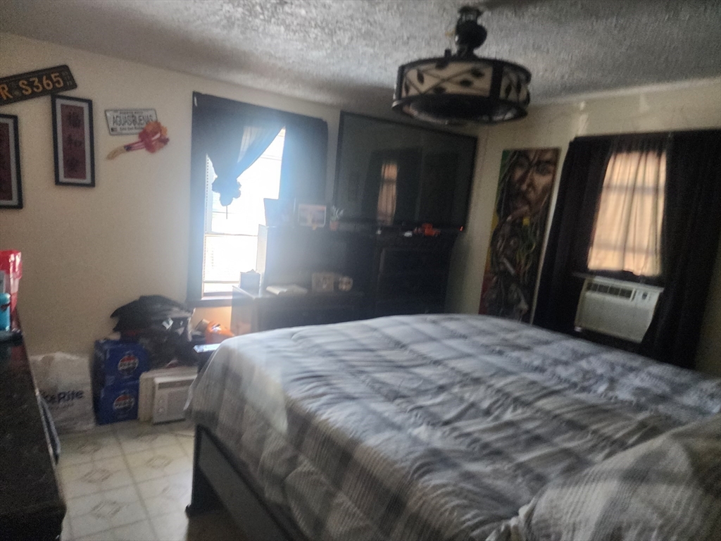 129-135 Putnam Circle Springfield, MA 01104 - Photo 8 of 25 Gallery Image 8