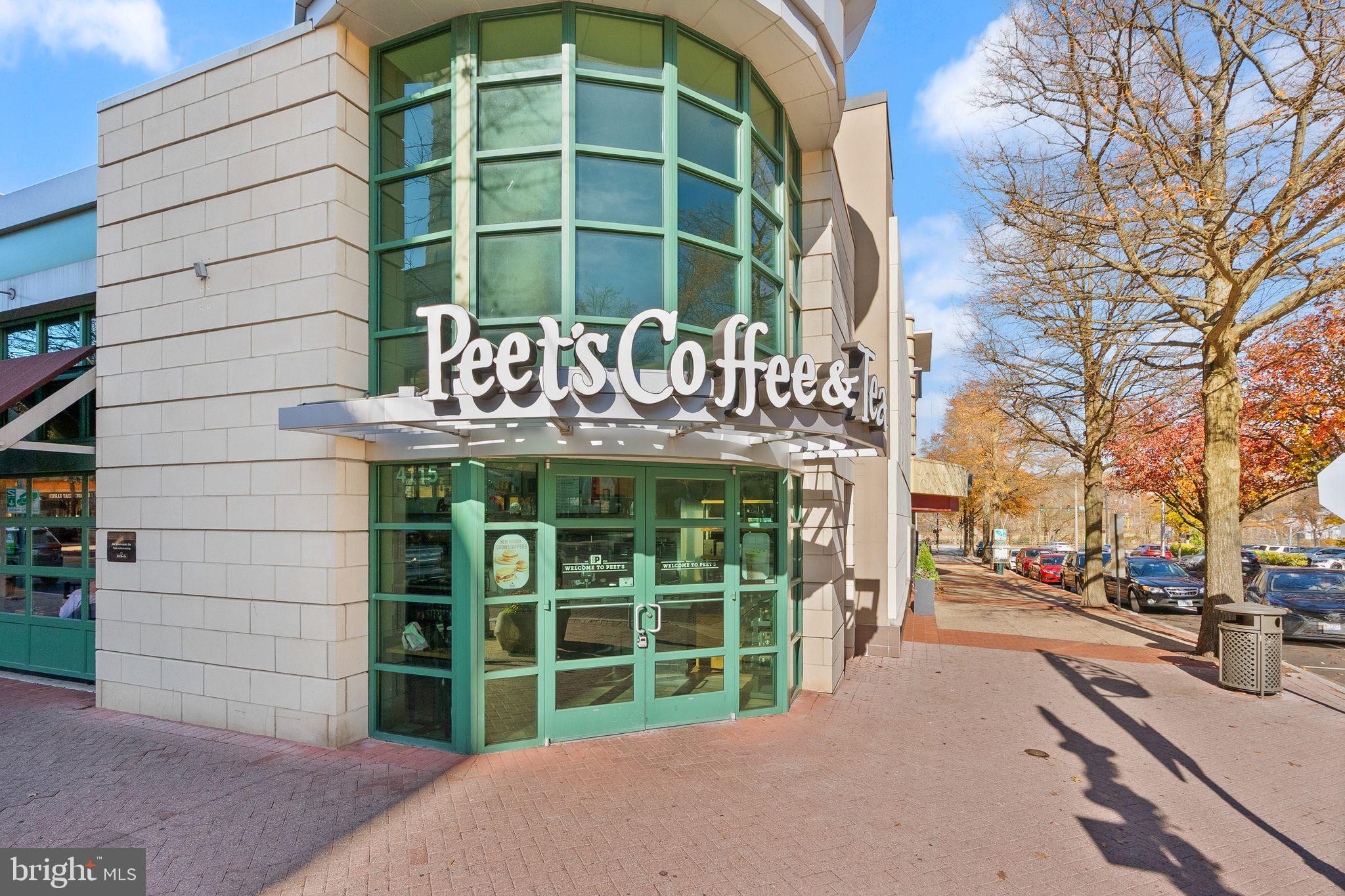 2592 South Arlington Mill Drive, Unit 7 Arlington, VA 22206 - Photo 42 of 44 a front view of a building with a garden
