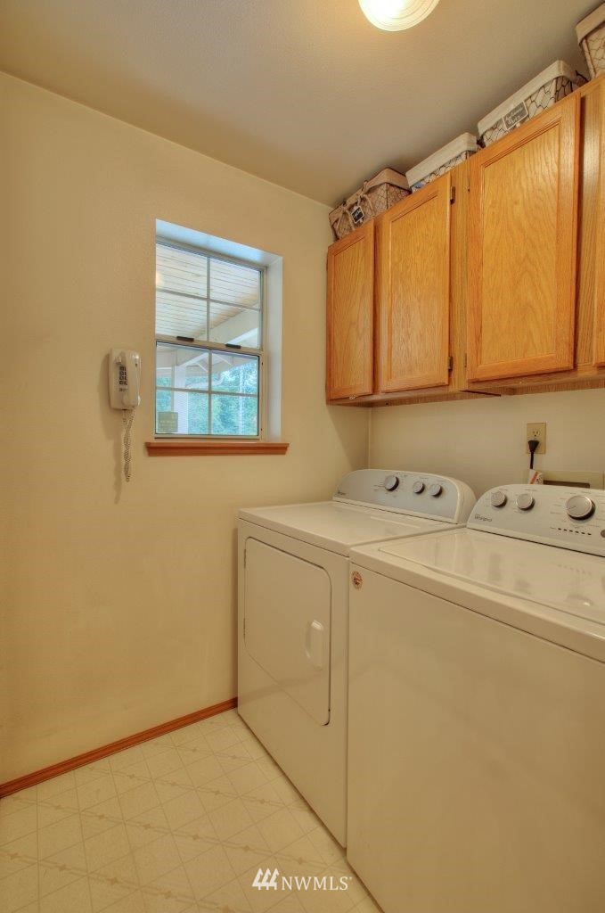 12911 Patriot Way Renton, WA 98059 - Photo 18 of 36