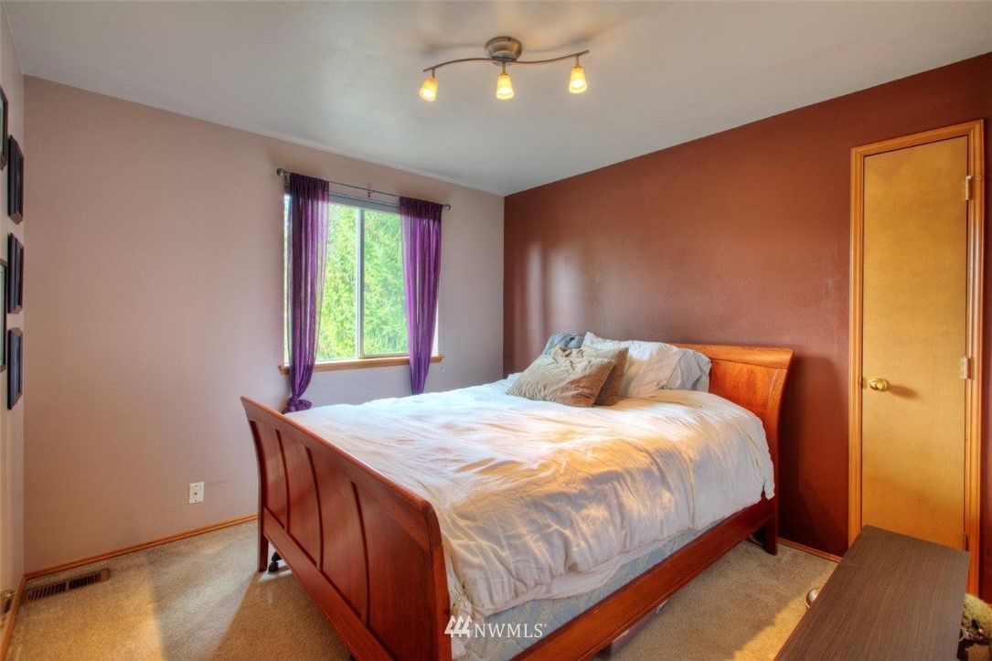 12911 Patriot Way Renton, WA 98059 - Photo 21 of 36