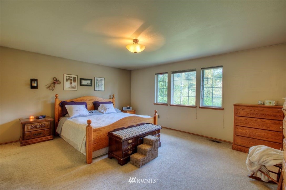 12911 Patriot Way Renton, WA 98059 - Photo 22 of 36