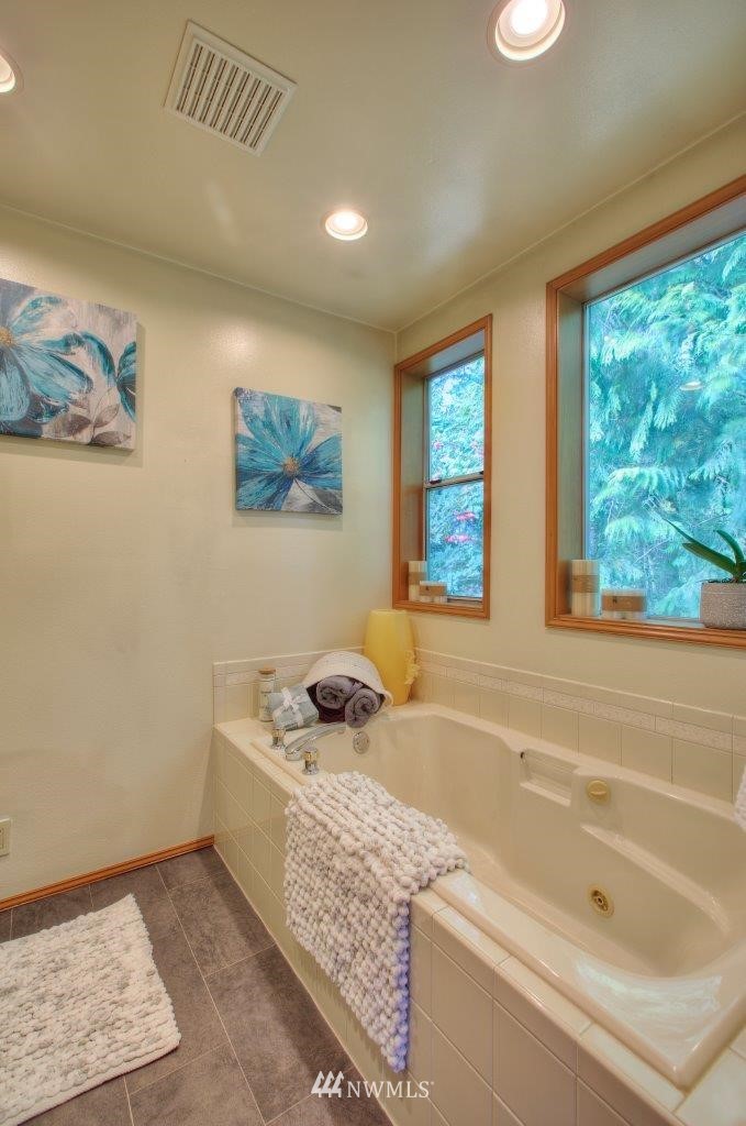 12911 Patriot Way Renton, WA 98059 - Photo 24 of 36