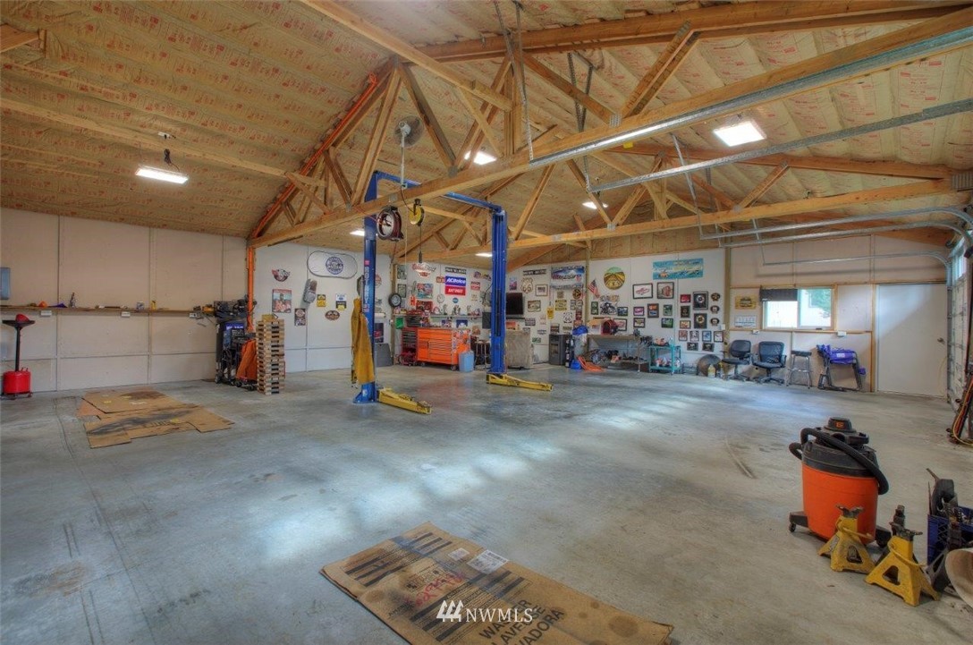 12911 Patriot Way Renton, WA 98059 - Photo 30 of 36