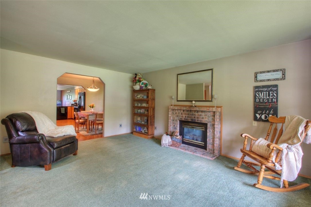 12911 Patriot Way Renton, WA 98059 - Photo 5 of 36