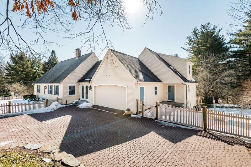 25 Maple Avenue Atkinson, NH 03811 - Photo 1 of 3 Gallery Image 1