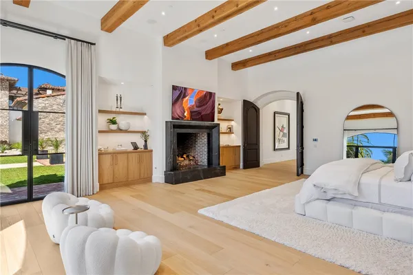 $21,950,000 | 15931 Via De Santa Fe, Rancho Santa Fe, CA 92067