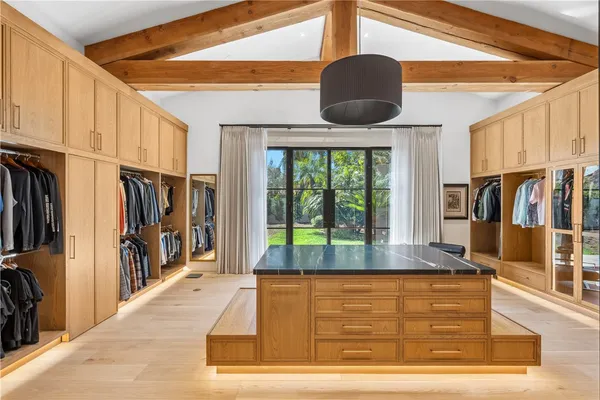 $21,950,000 | 15931 Via De Santa Fe, Rancho Santa Fe, CA 92067