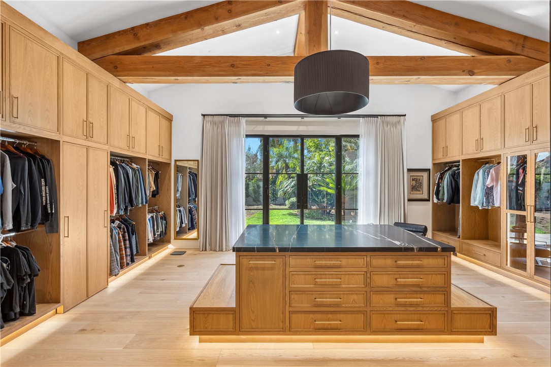 15931 Via De Santa Fe Rancho Santa Fe, CA 92067 - Photo 16 of 50 a view of a living room