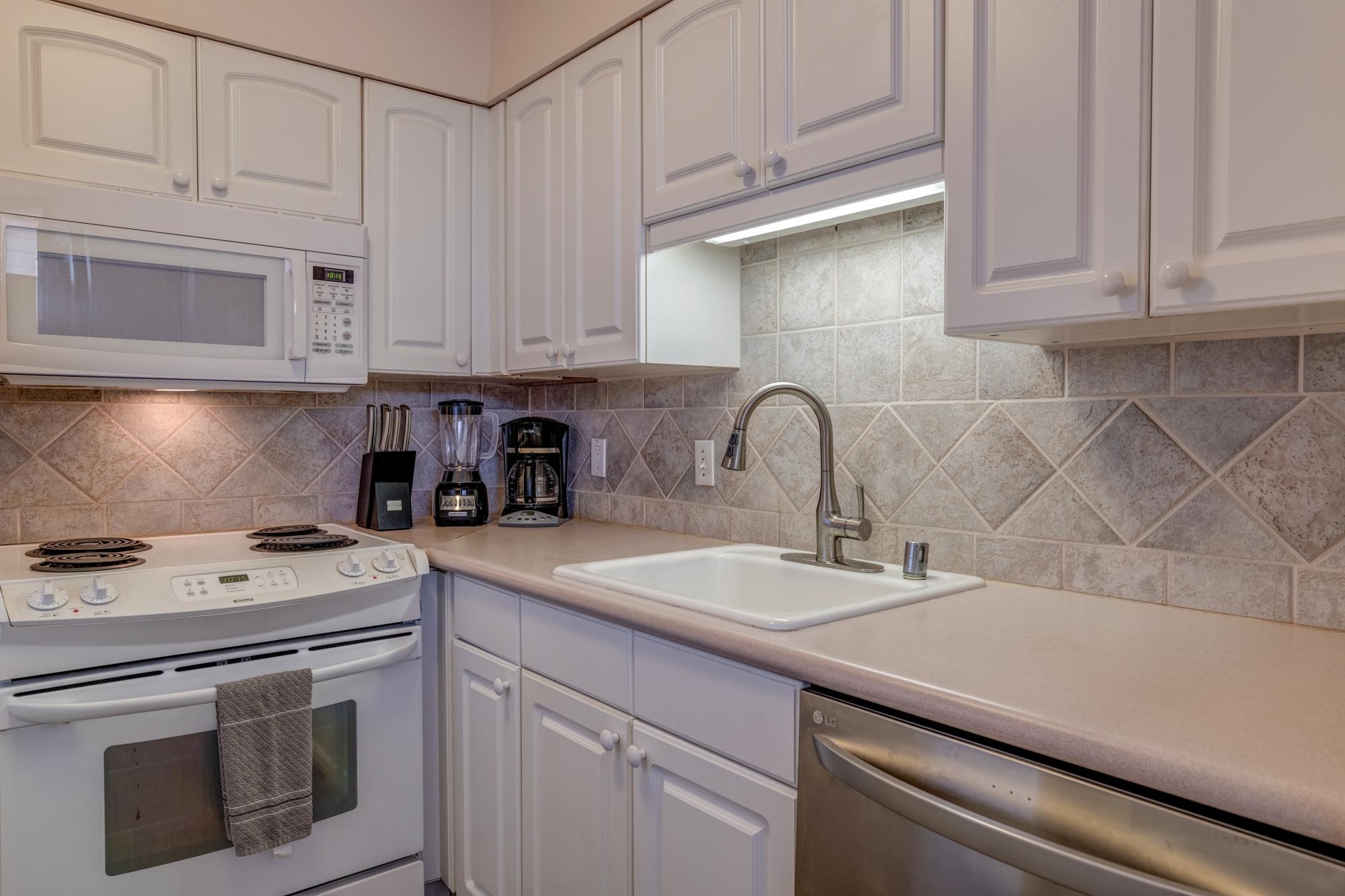 4365 Lower Honoapiilani Road, Unit 713 Lahaina, HI 96761 - Photo 11 of 20 Gallery Image 11