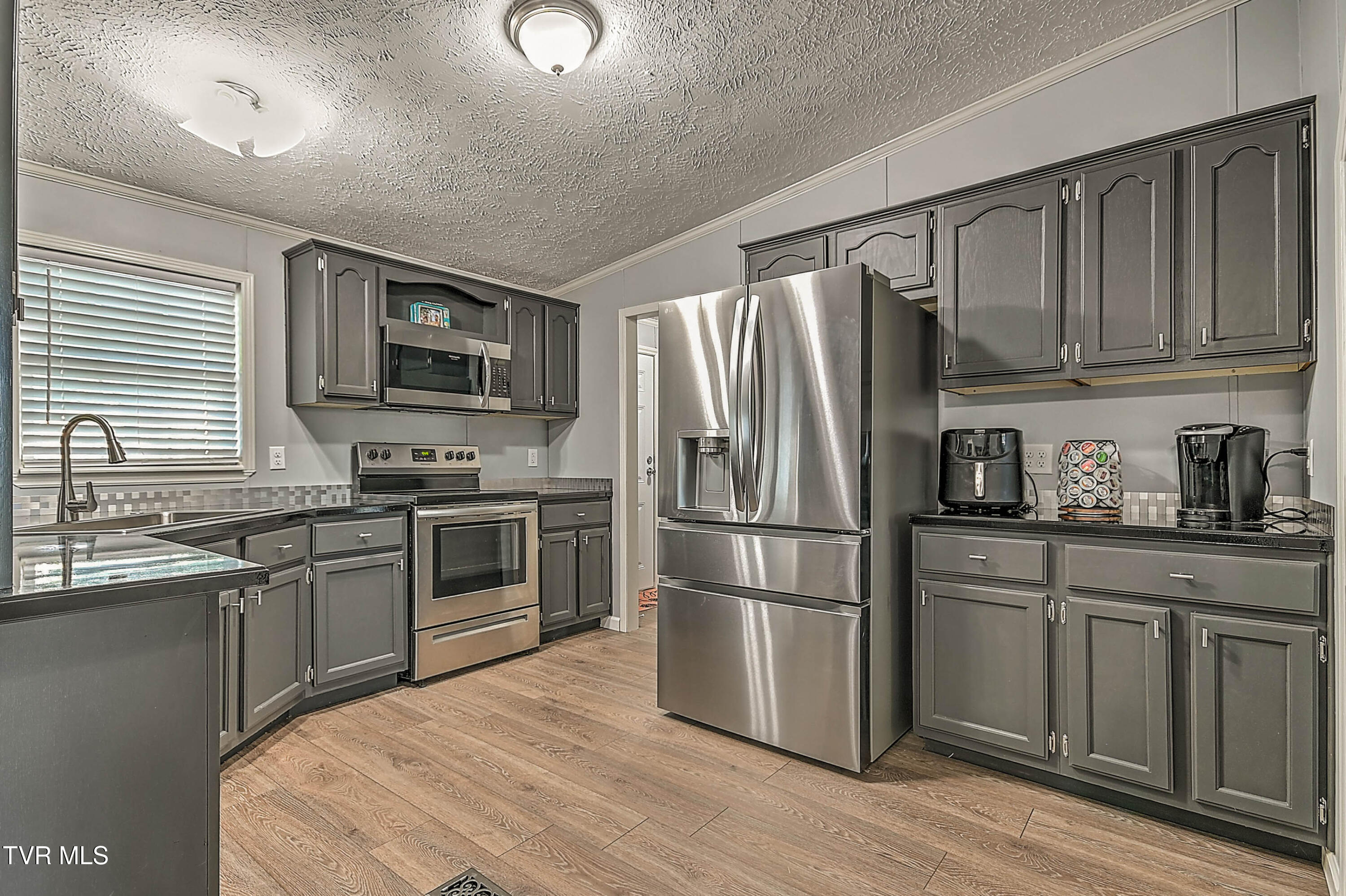 540 Long Hollow Road Elizabethton, TN 37643 - Photo 18 of 36 Kitchen