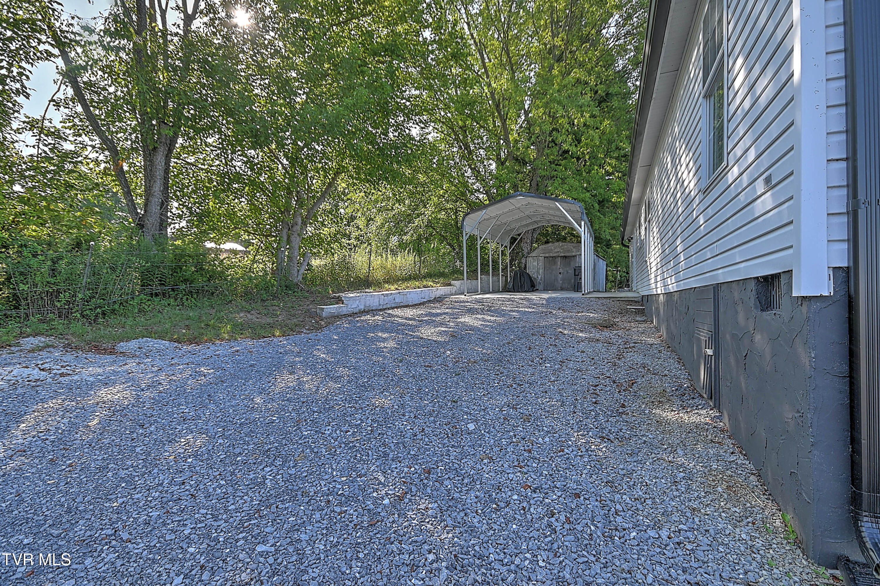 540 Long Hollow Road Elizabethton, TN 37643 - Photo 6 of 36 Rear Driveway