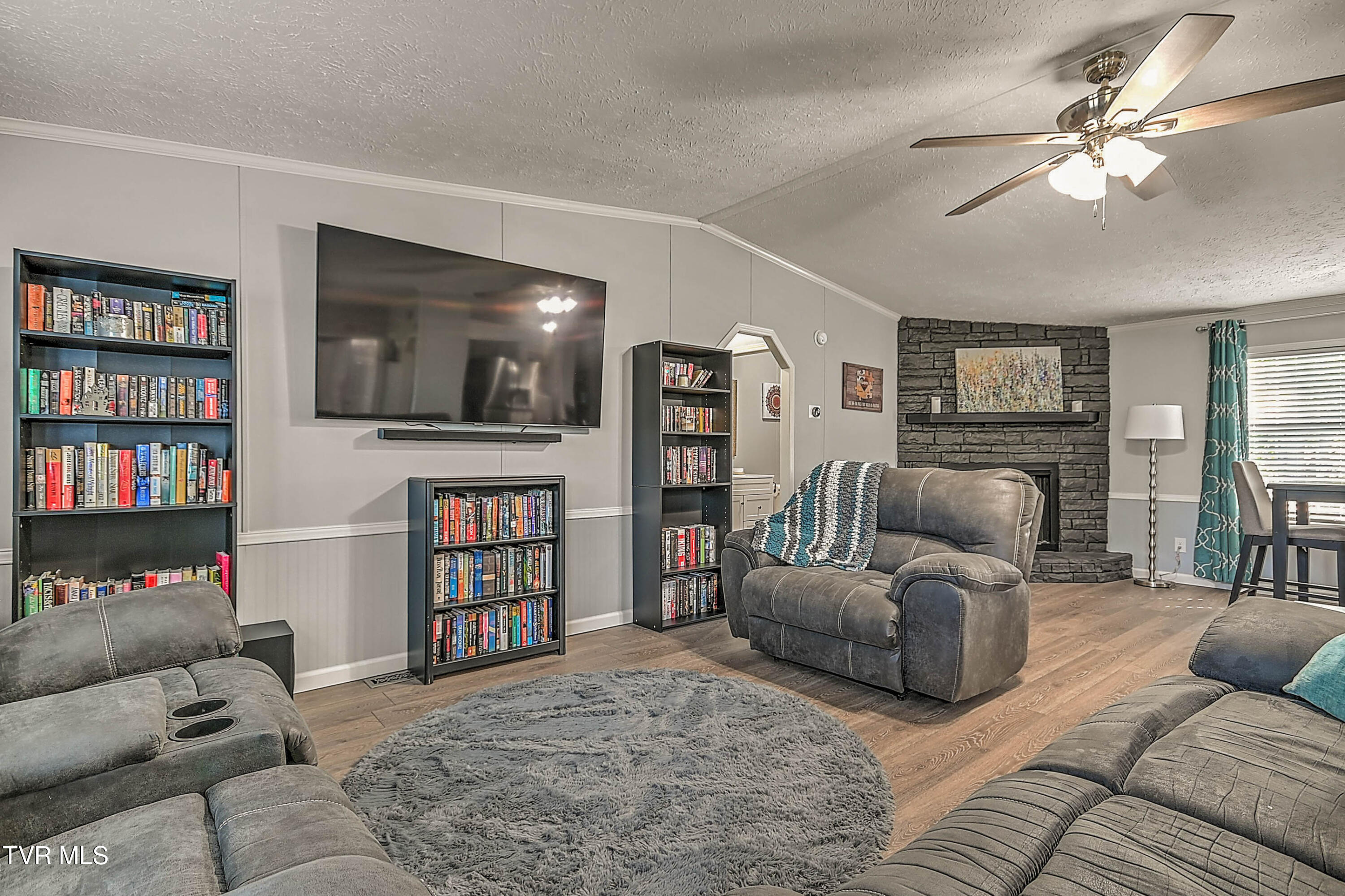 540 Long Hollow Road Elizabethton, TN 37643 - Photo 9 of 36 Living Room