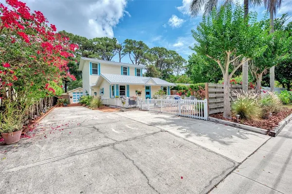 $2,400 | 1045 40th Street, Sarasota, FL 34234