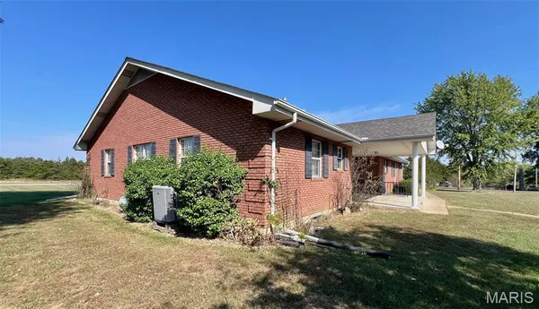 $425,000 | 1976 East Highway 28, Owensville, MO 65066