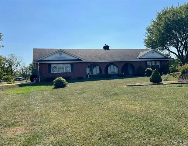 $455,000 | 1976 East Highway 28, Owensville, MO 65066