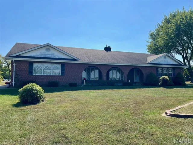 $455,000 | 1976 East Highway 28, Owensville, MO 65066