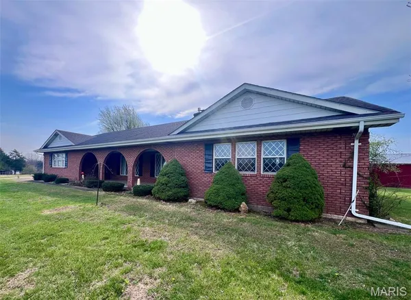 $455,000 | 1976 East Highway 28, Owensville, MO 65066