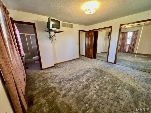 $425,000 | 1976 East Highway 28, Owensville, MO 65066