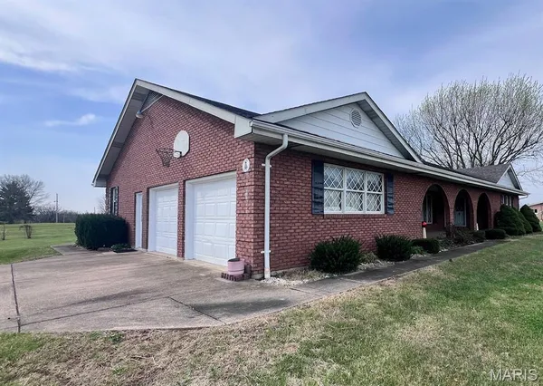 $455,000 | 1976 East Highway 28, Owensville, MO 65066
