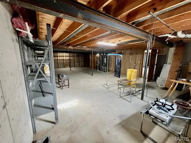 $455,000 | 1976 East Highway 28, Owensville, MO 65066