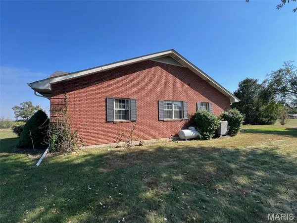 $455,000 | 1976 East Highway 28, Owensville, MO 65066