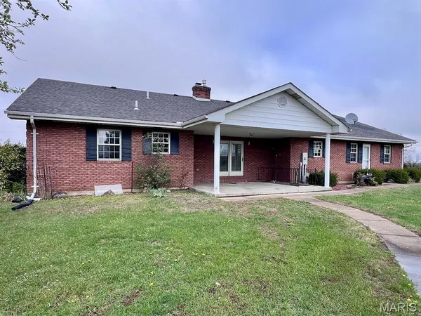 $425,000 | 1976 East Highway 28, Owensville, MO 65066