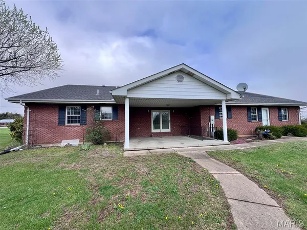$425,000 | 1976 East Highway 28, Owensville, MO 65066