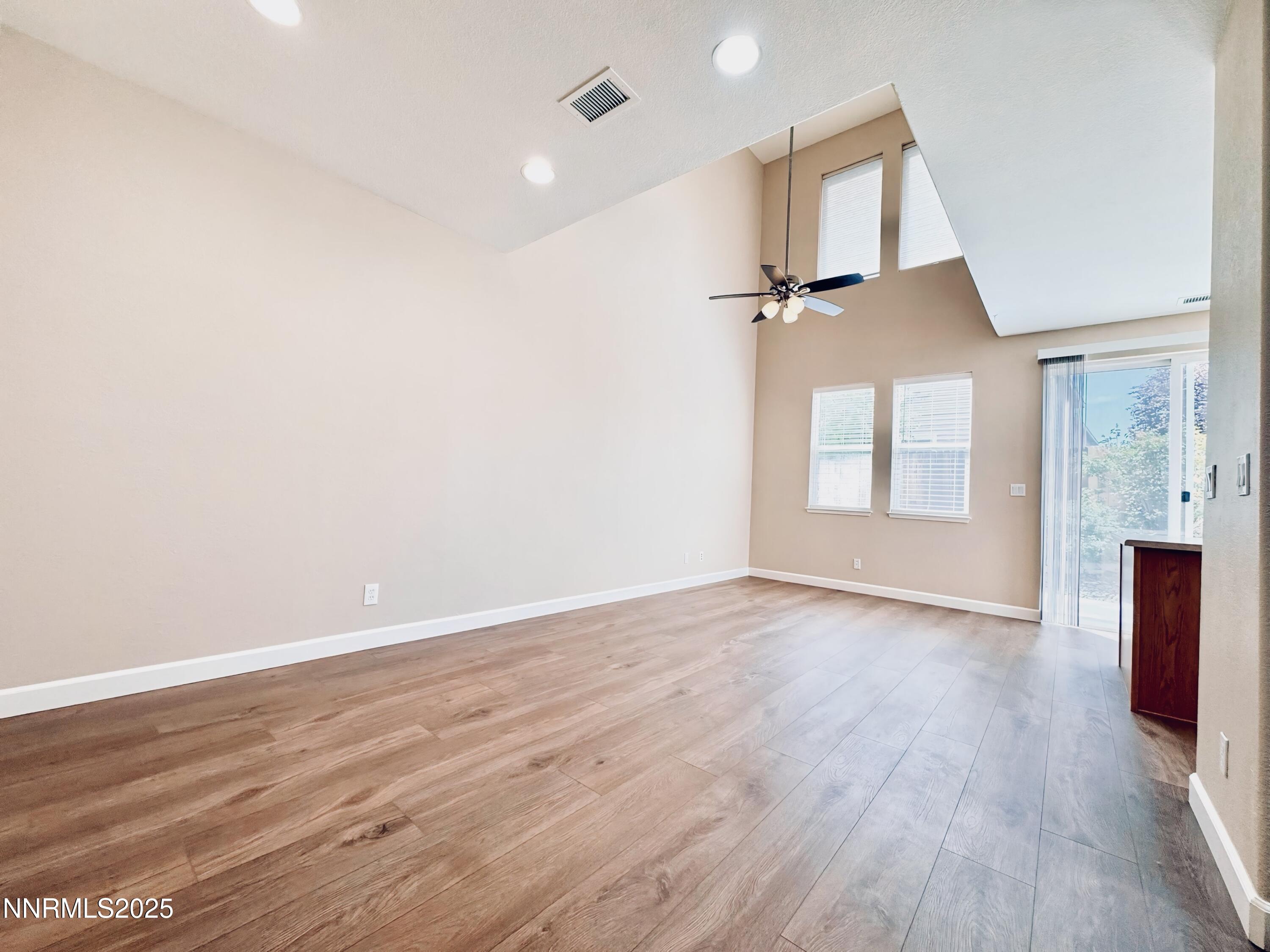 9255 Lone Wolf Circle Reno, NV 89506 - Photo 11 of 28 IMG_3004