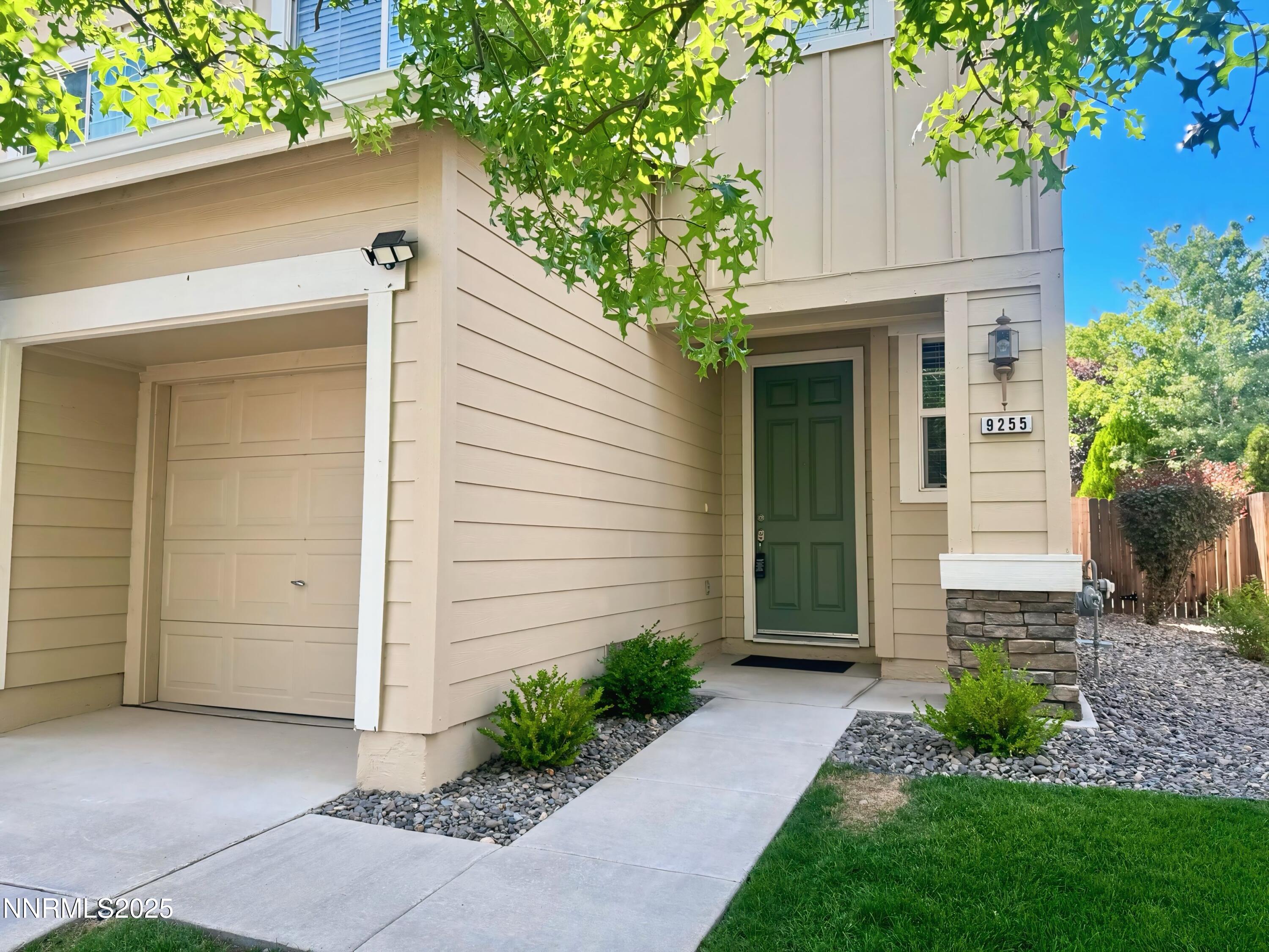 9255 Lone Wolf Circle Reno, NV 89506 - Photo 3 of 28 IMG_3031