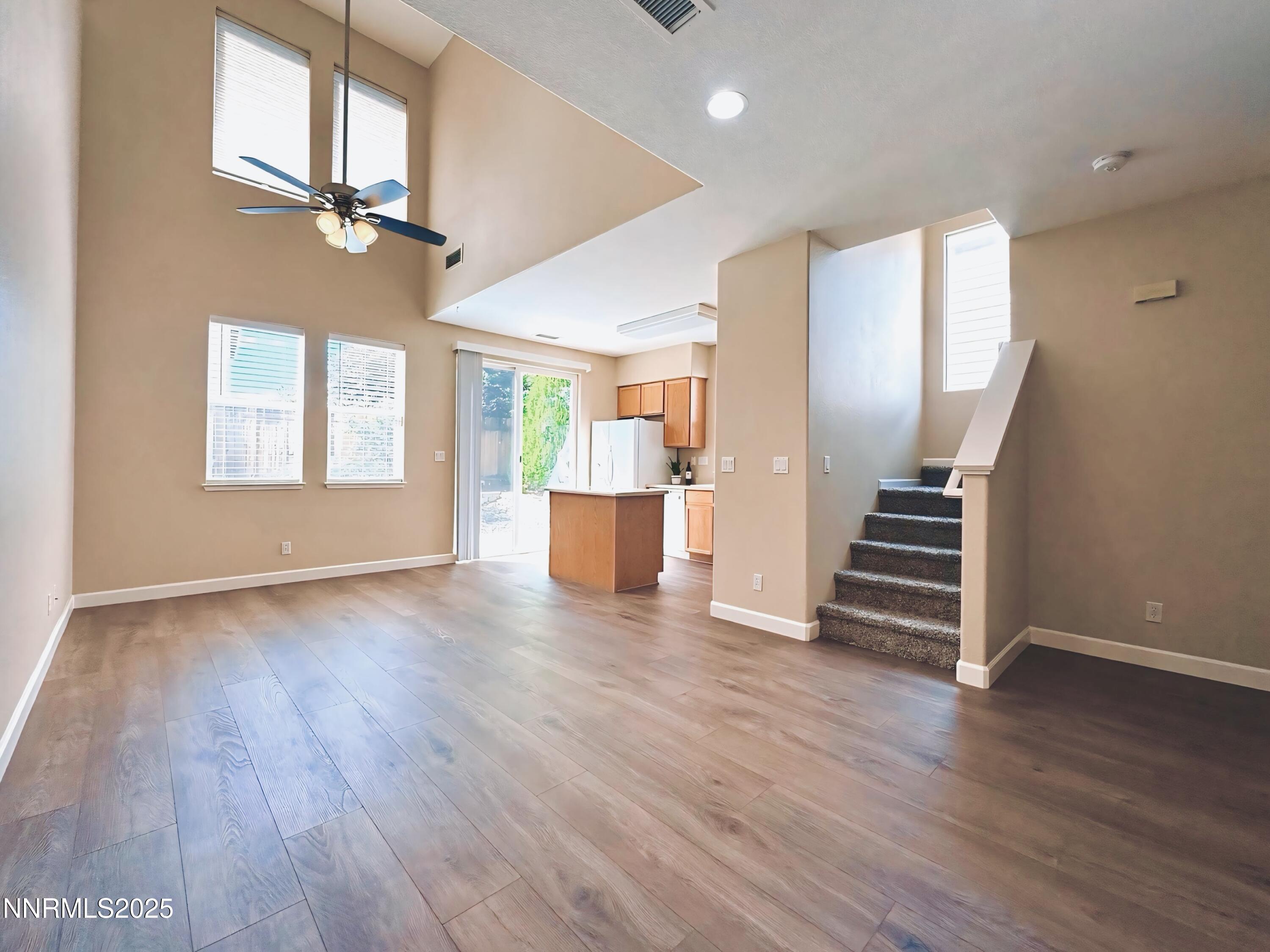 9255 Lone Wolf Circle Reno, NV 89506 - Photo 8 of 28 IMG_3005
