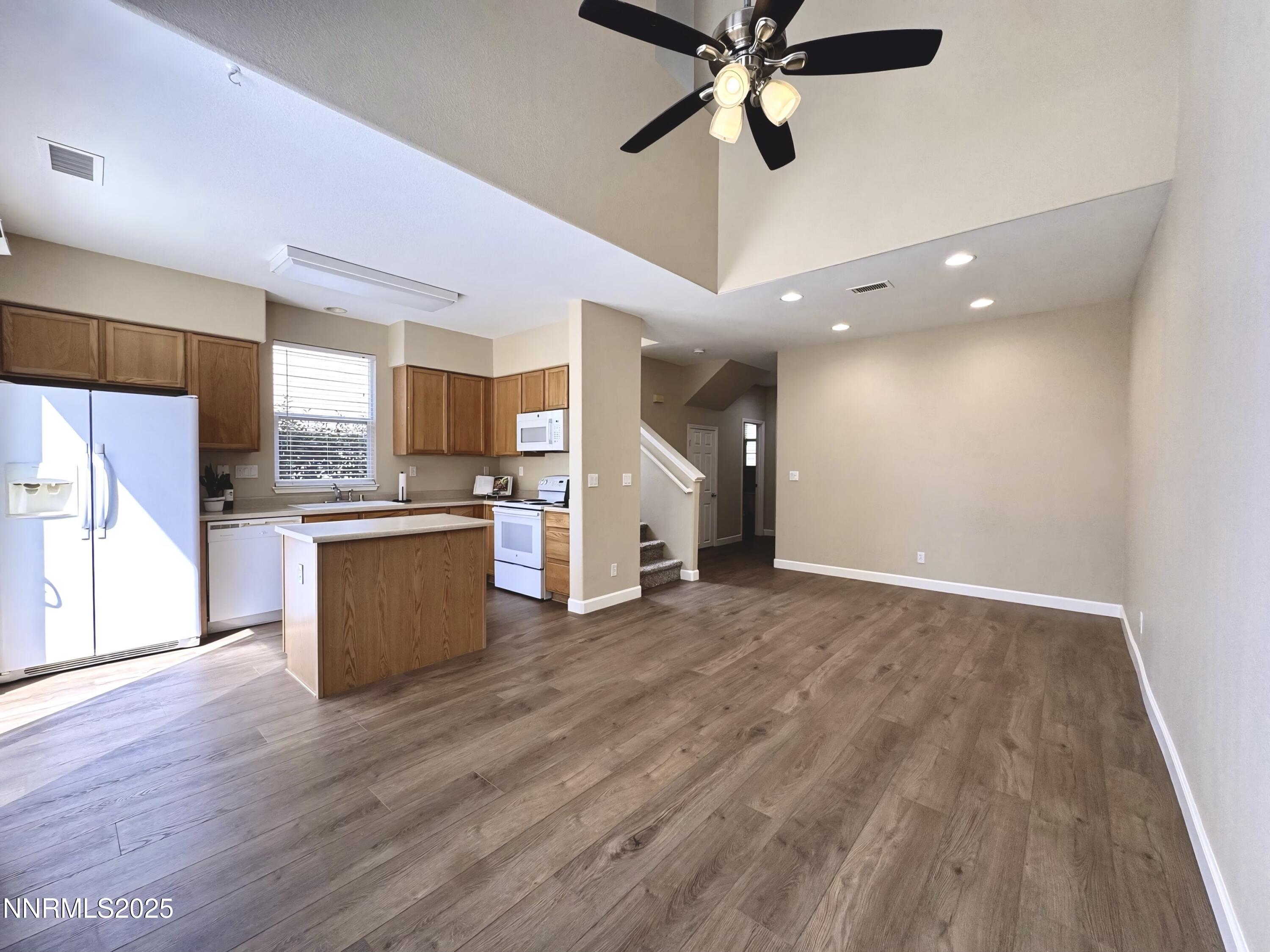 9255 Lone Wolf Circle Reno, NV 89506 - Photo 9 of 28 0E6EA256-7B30-49F8-8288-18C482AC4C5B