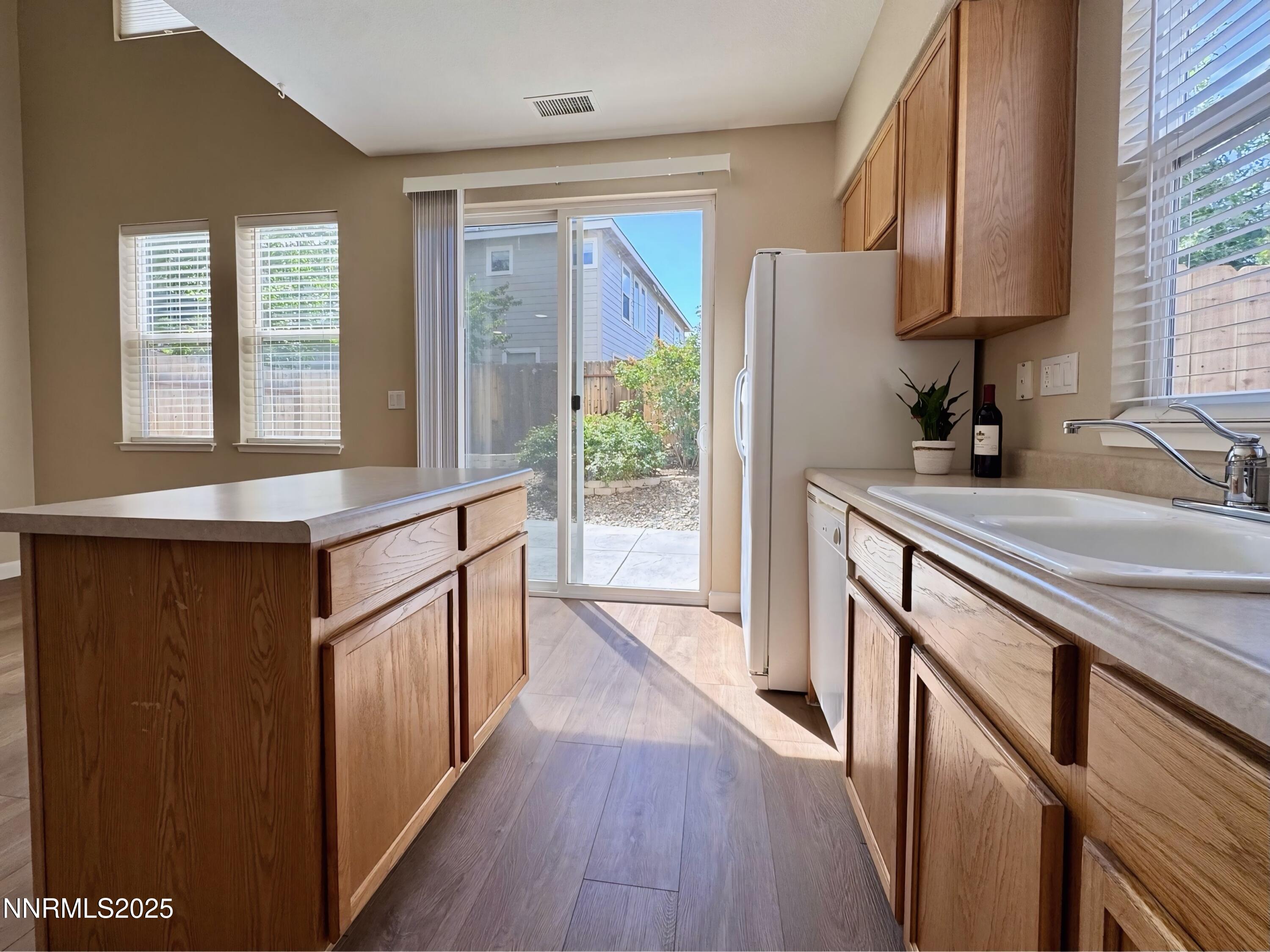 9255 Lone Wolf Circle Reno, NV 89506 - Photo 10 of 28 IMG_3020