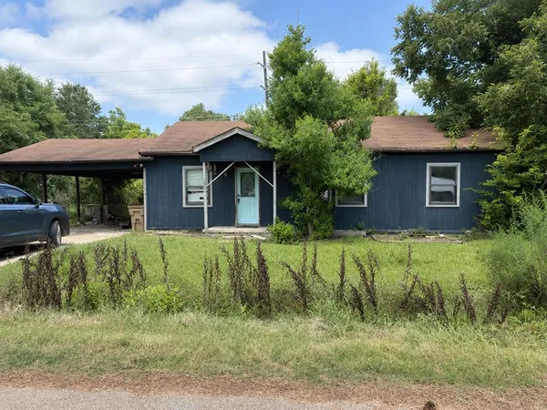 $60,000 | 2603 East Ave B, Hooks, TX 75561