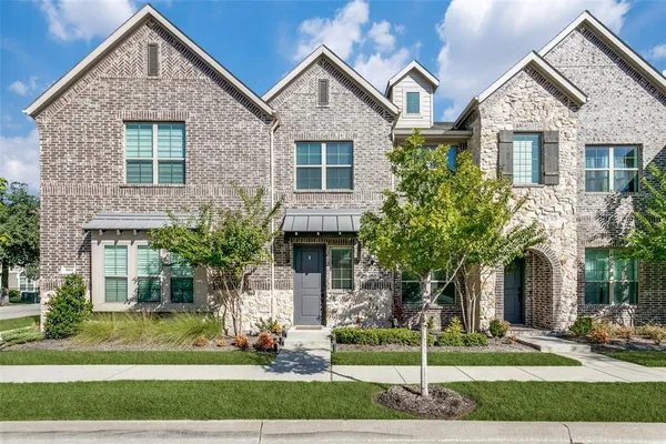 $2,700 | 663 Vista Oaks Road, Lewisville, TX 75067