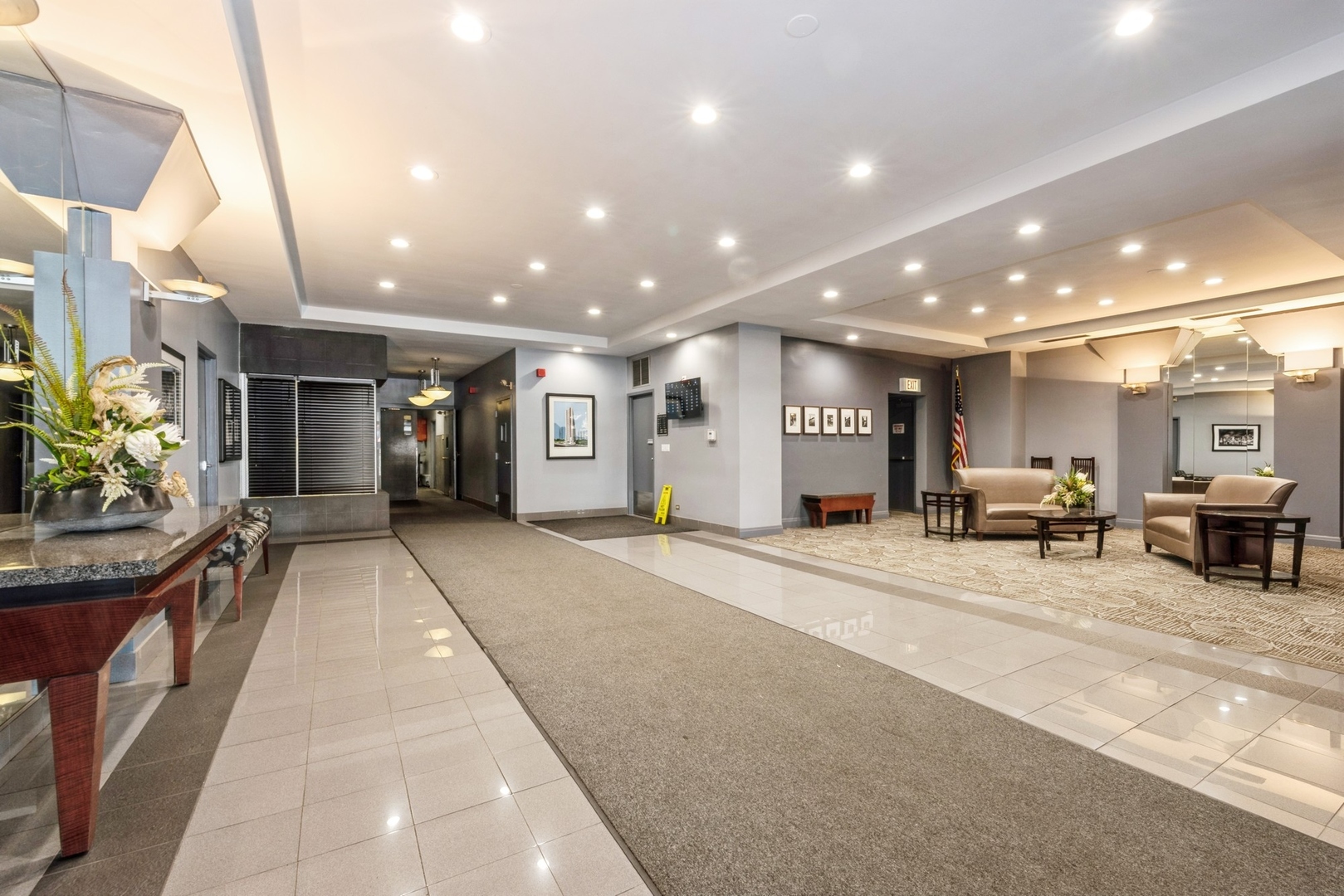 6157 North Sheridan Road, Unit 19J Chicago, IL 60660 - Photo 2 of 12