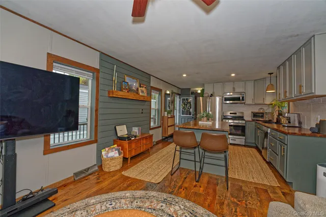 $99,000 | 28 Matthew Drive, Castleton-on-Hudson, NY 12033