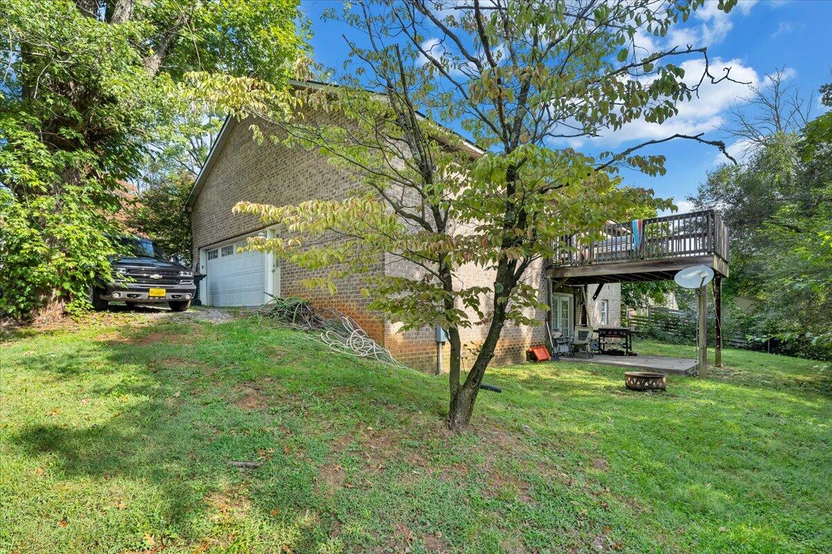 6551 Laban Road Roanoke, VA 24019 - Photo 5 of 30 27-MIB06553