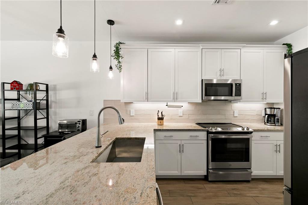 7598 Rockefeller Drive Naples, FL 34119 - Photo 9 of 27