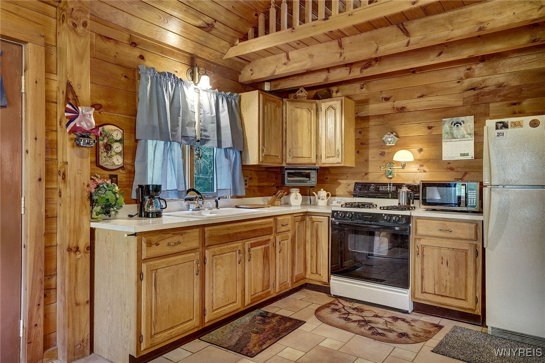 4451 Block Road Delevan, NY 14042 - Photo 14 of 47