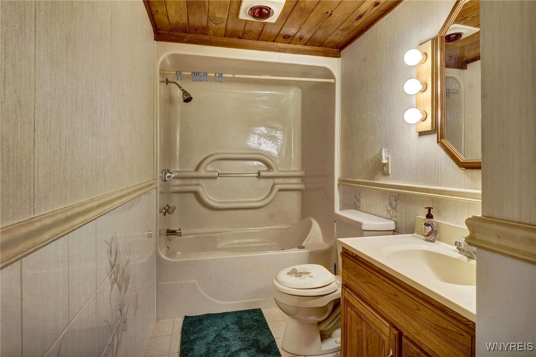 4451 Block Road Delevan, NY 14042 - Photo 17 of 47