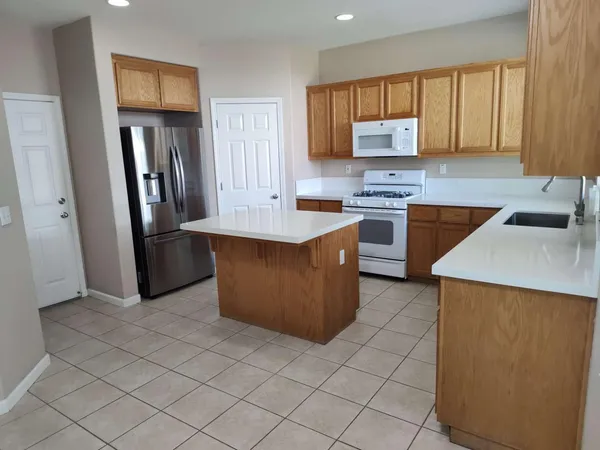 $700,000 | 1153 Powell Court, Tracy, CA 95304