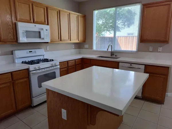 $700,000 | 1153 Powell Court, Tracy, CA 95304