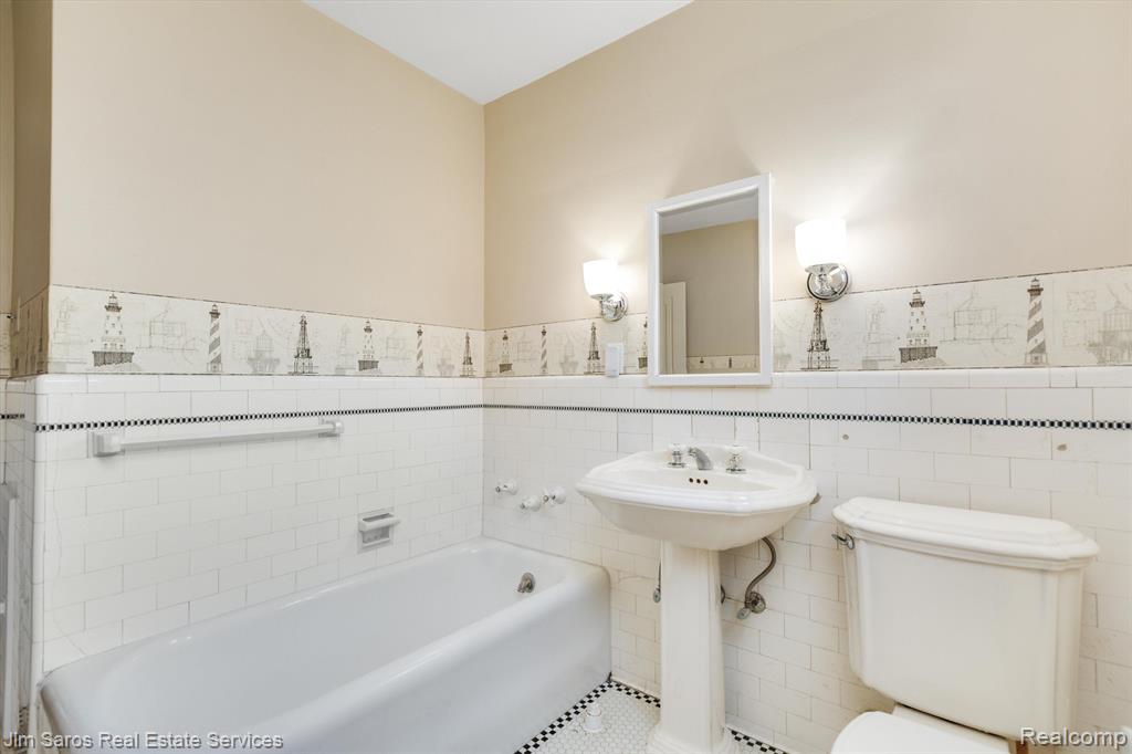 1323 Audubon Road Grosse Pointe Park, MI 48230 - Photo 31 of 40
