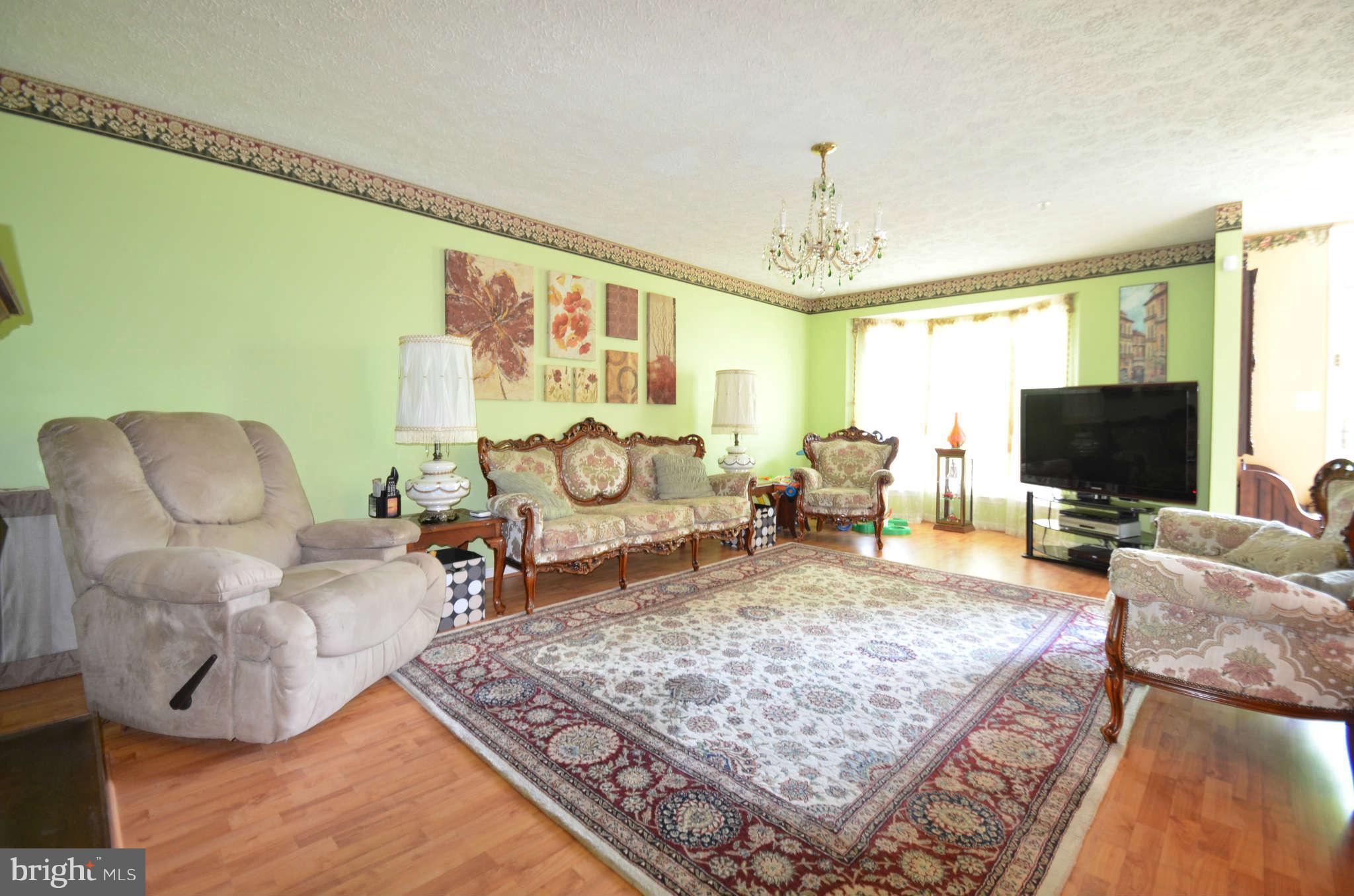 149 Carolstowne Road Reisterstown, MD 21136 - Photo 2 of 21 Living Room