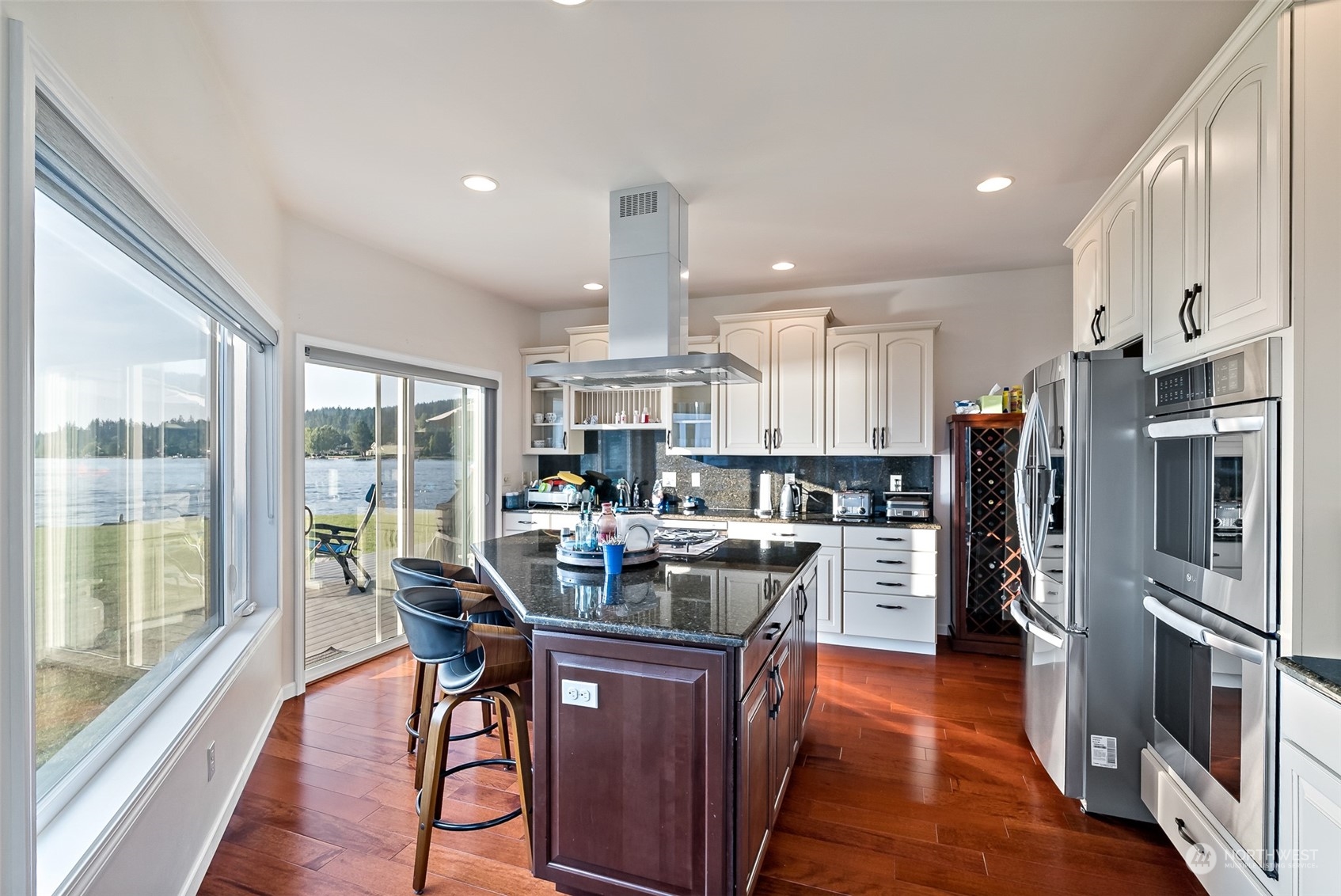 1558 Fairview Street Bellingham, WA 98229 - Photo 3 of 37